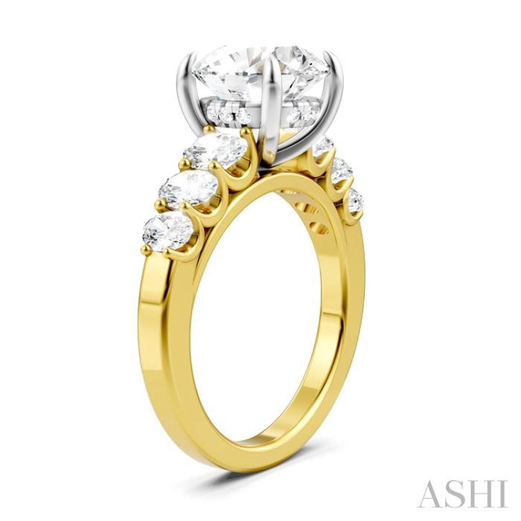 1 1/4 Ctw Round Shape Oval and Round Cut Diamond Semi-Mount Engagement Ring in 14K Yellow and White Gold