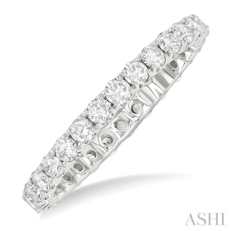 1 Ctw Round Cut Diamond Eternity Wedding Band in 14K White Gold