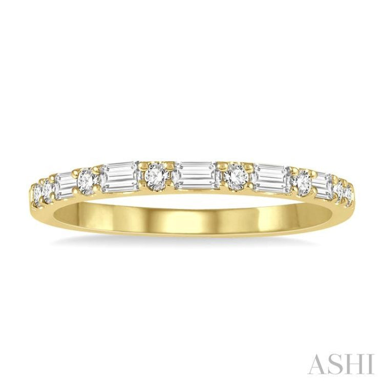 1/3 Ctw Alternating Baguette and Round Cut Diamond Wedding Band in 14K Yellow Gold