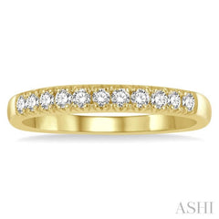 1/4 Ctw 11 Stone Round Cut Diamond Wedding Band in 14K Yellow Gold
