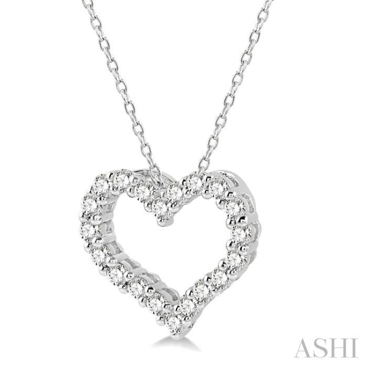 1/4 Ctw Heart Shape Round Cut Diamond Pendant With Chain in 14K White Gold