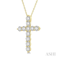 3/4 Ctw Round Cut Diamond Cross Pendant With Chain in 14K Yellow Gold