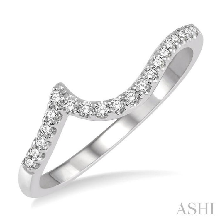 1/6 Ctw Curve Round Cut Diamond Wedding Band in 14K White Gold