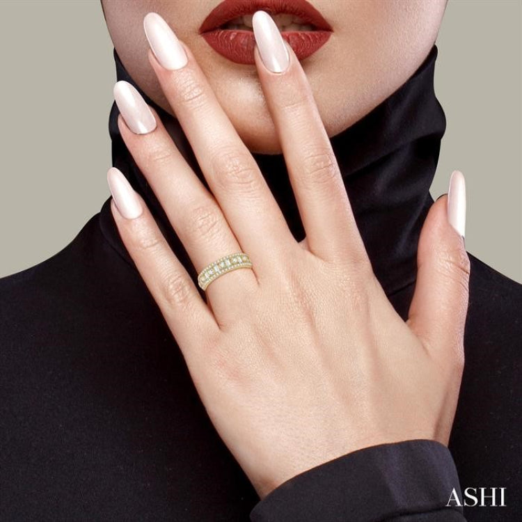 1 Ctw Baguette & Round Cut Diamond Fashion Band in 14K Yellow Gold