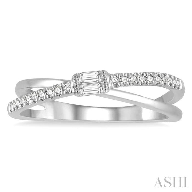 1/6 Ctw Criss Cross Baguette and Round Cut Diamond Fashion Ring in 14K White Gold