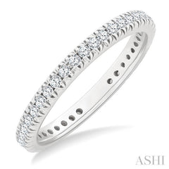 1/2 Ctw Round Cut Diamond Eternity Wedding Band in 14K White Gold
