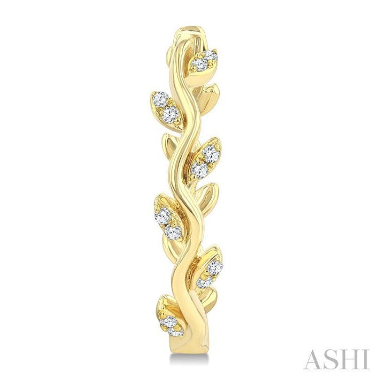 1/10 Ctw Single Cut Diamond Leaf Design Lightweight Hoop Earrings in 10K Yellow Gold