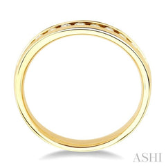 1/4 Ctw Round Cut Diamond Wedding Band in 14K Yellow Gold