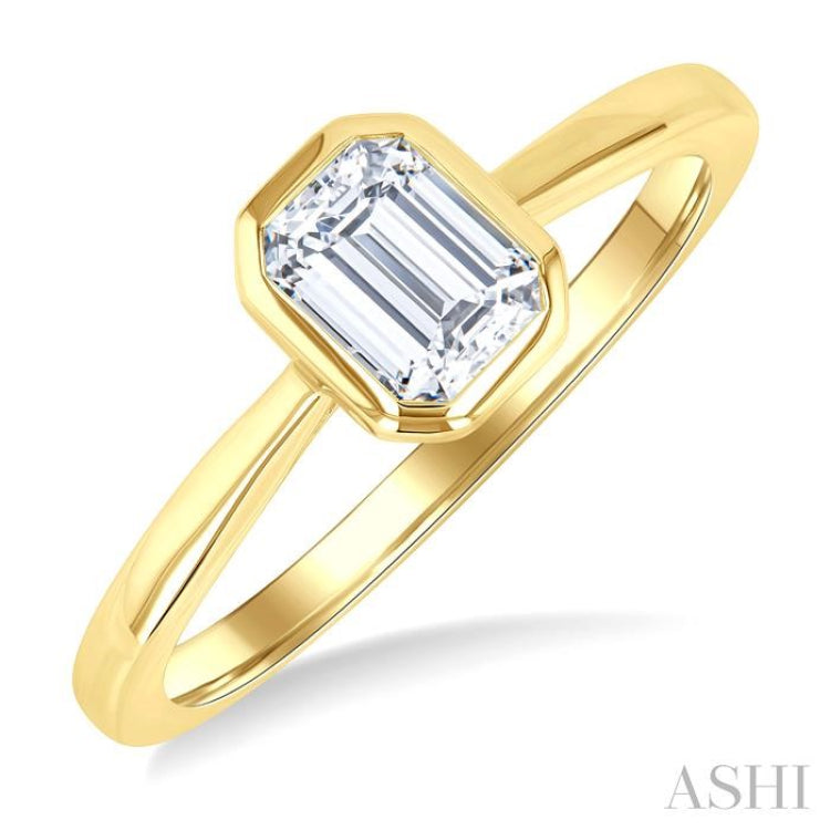 1/4 Ctw Pie Cut Emerald Diamond Solitaire Ring in 14K Yellow Gold