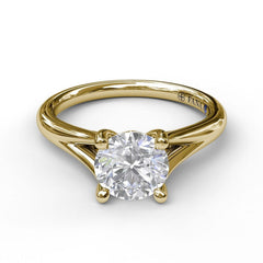 Round Cut Solitaire With Delicate Split Band