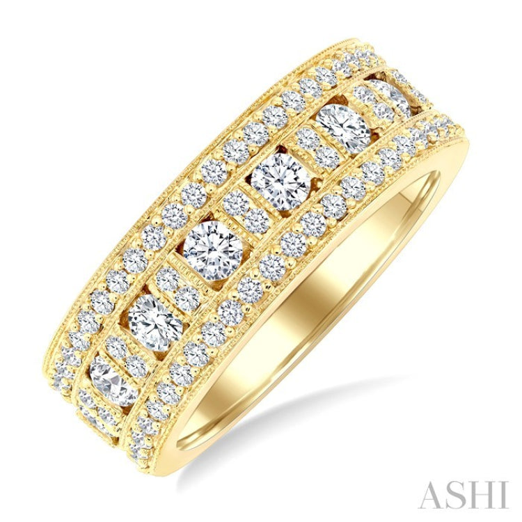 1 1/10 Ctw Channel Round Cut Diamond Wedding Band in 14K Yellow Gold