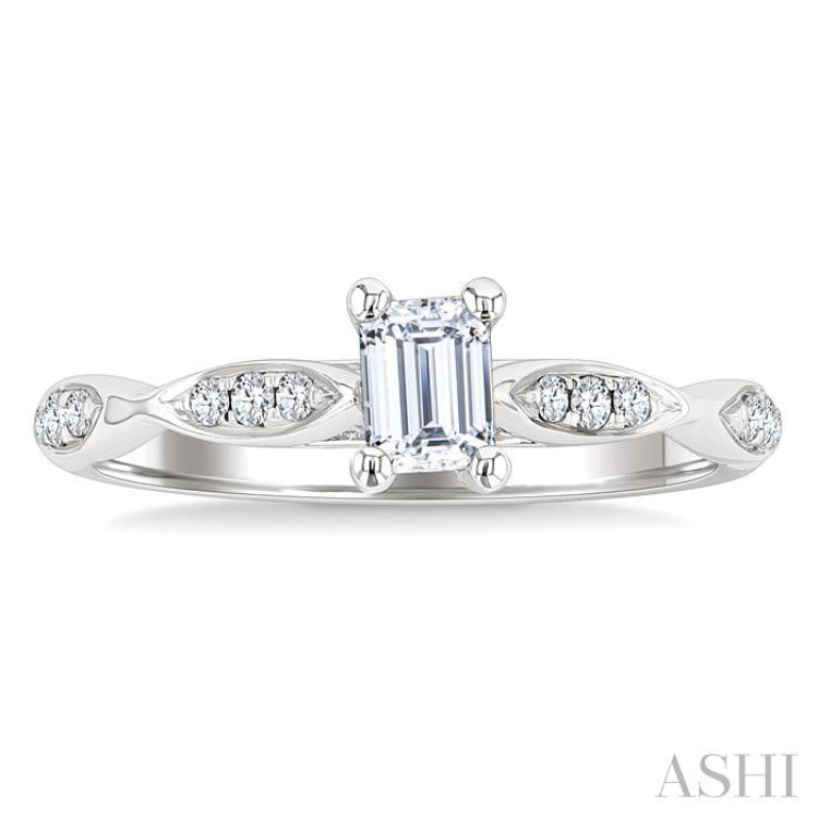 1/2 Ctw Marquise Link Shank Diamond Engagement Ring With 1/3 Ct Emerald Cut Diamond Center Stone in 14K White Gold