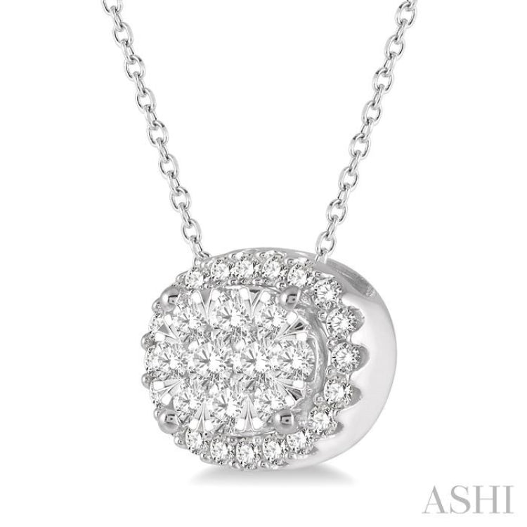 1/2 Ctw Oval Shape Lovebright Round Cut Diamond Pendant With Chain in 14K White Gold