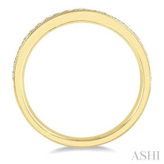 1/4 Ctw Round Cut Diamond Wedding Band in 14K Yellow Gold