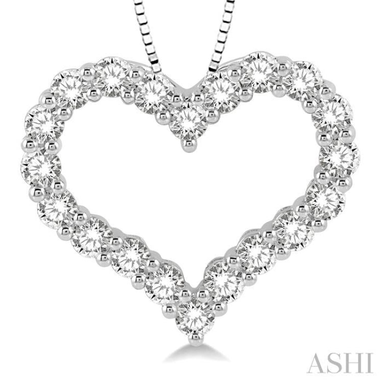 1 Ctw Heart Shape Round Cut Diamond Pendant With Chain in 14K White Gold