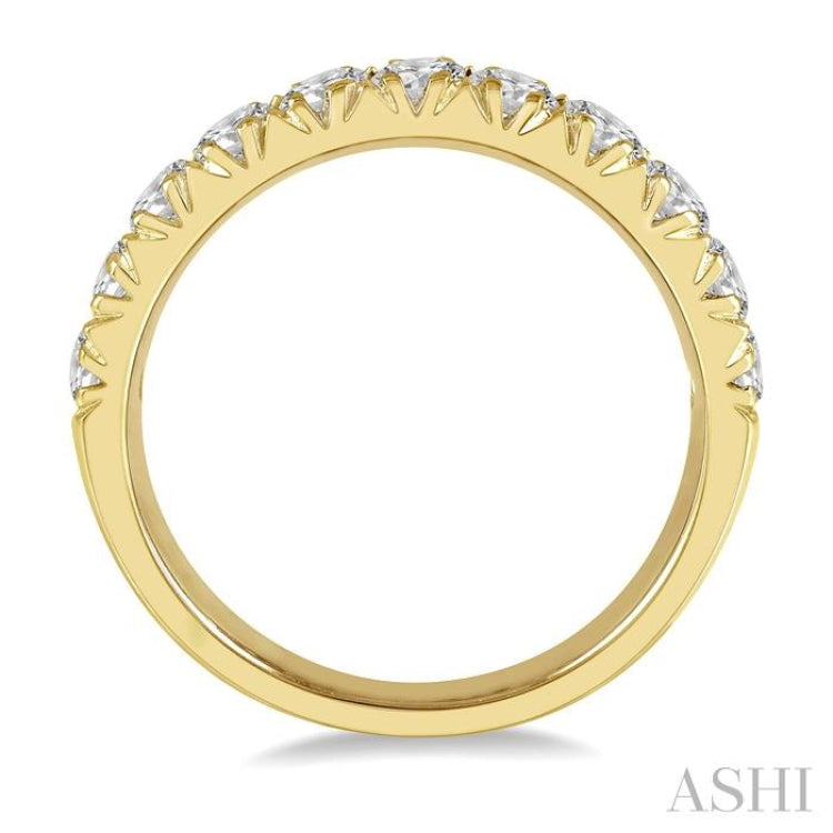 1 Ctw 11 Stone Round Cut Diamond Wedding Band in 14K Yellow Gold
