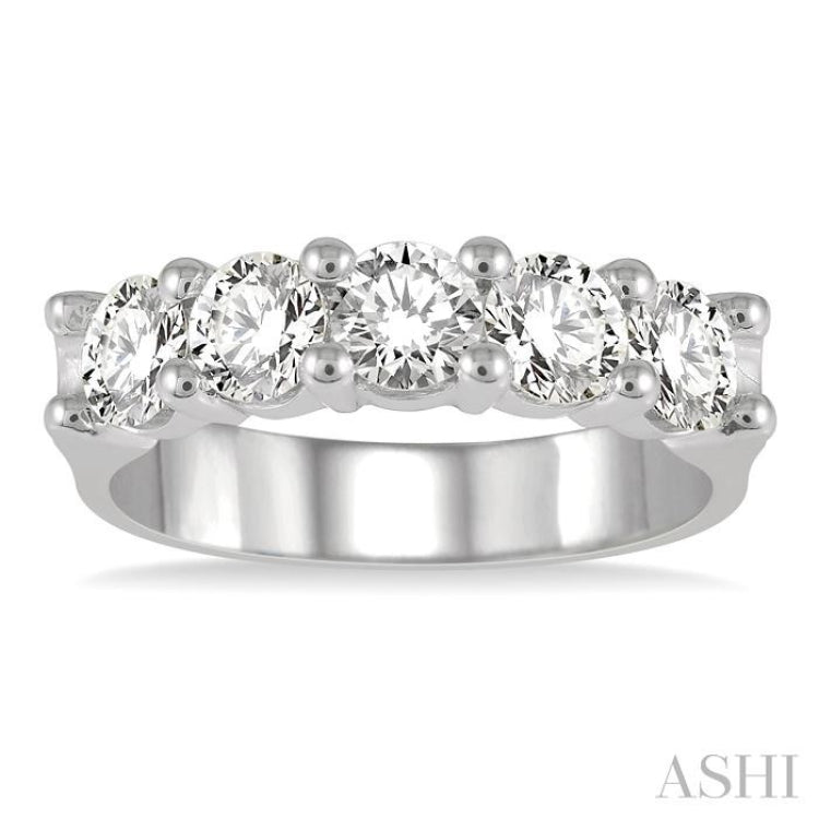 1 1/2 Ctw 5 Stone Round Cut Diamond Wedding Band in 14K White Gold
