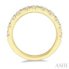 1 1/2 Ctw 11 Stone Round Cut Diamond Wedding Band in 14K Yellow Gold