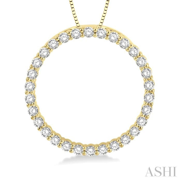 1 Ctw Round Cut Diamond Circle of Love Pendant with Chain in 14K Yellow Gold