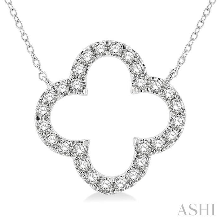 1/2 Ctw Clover Round Cut Diamond Pendant With Chain in 14K White Gold