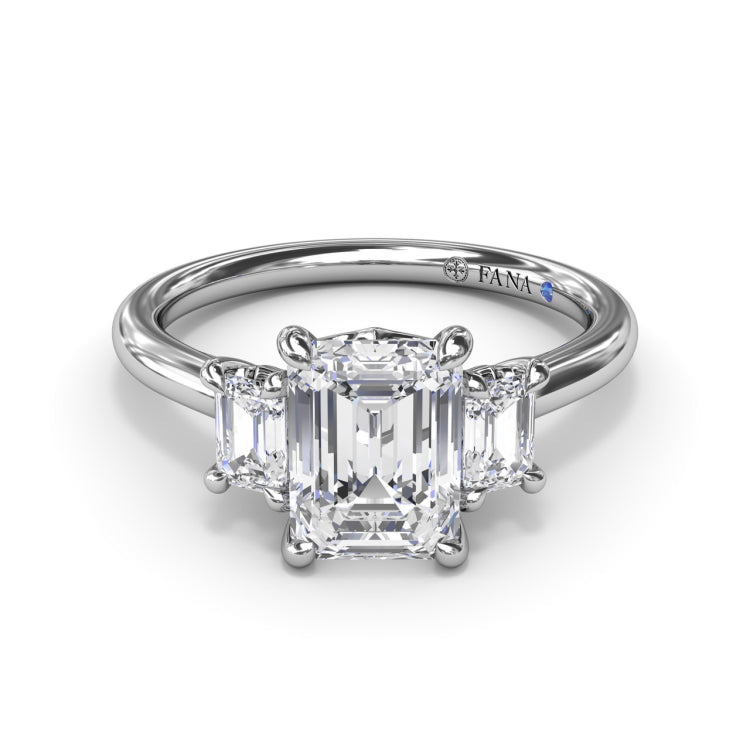 Three Stone Beauty Diamond Engagement Ring 