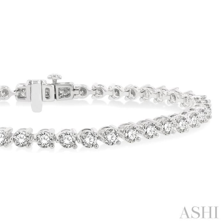 4 Ctw Round Cut Diamond 3-Prong Tennis Bracelet in 14K White Gold