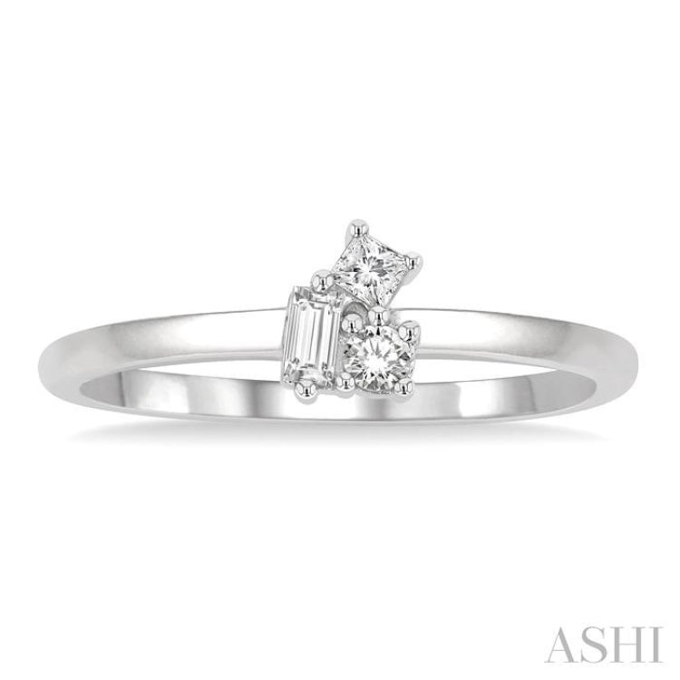 1/6 Ctw Petite Tri-Stone Scatter Princess, Baguette & Round Cut Diamond Fashion Ring in 10K White Gold