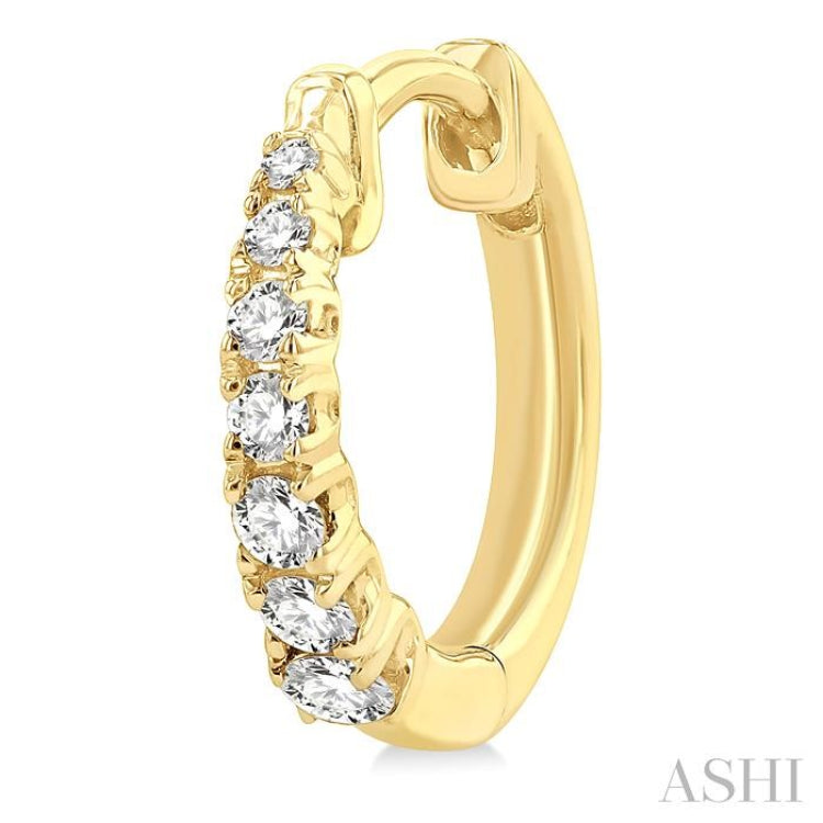 1/4 Ctw Graduated Round Cut Diamond Fashion Huggie Petites in 10K Yellow Gold