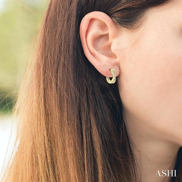 1/5 Ctw Petite Slim Criss Cross Round Cut Diamond Fashion Huggies in 10K Yellow Gold