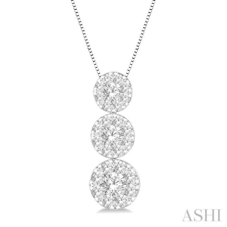 1/4 Ctw Lovebright 3 stone Essential Round Cut Diamond Pendant with Chain in 14K White Gold