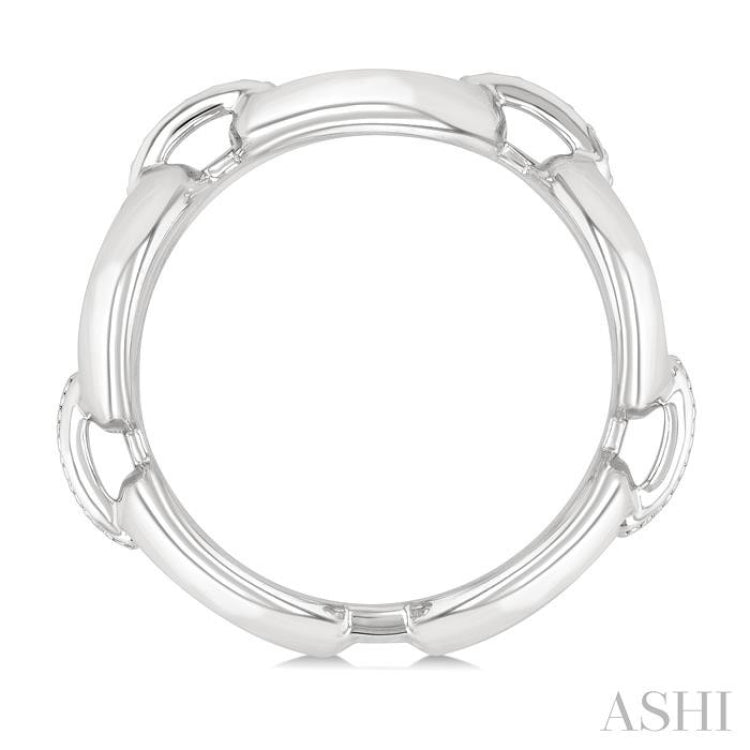 1/20 Ctw Oval Shape D-Link Round Cut Diamond Ring in Sterling Silver