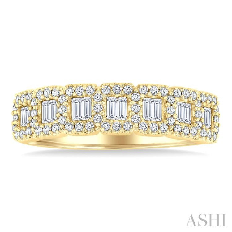 1/2 Ctw Interlocked Octagonal Shape Motif Fusion Baguette and Round Cut Diamond Fashion Band in 14K Yellow Gold