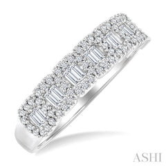 1/2 Ctw Interlocked Octagonal Shape Motif Fusion Baguette and Round Cut Diamond Fashion Band in 14K White Gold