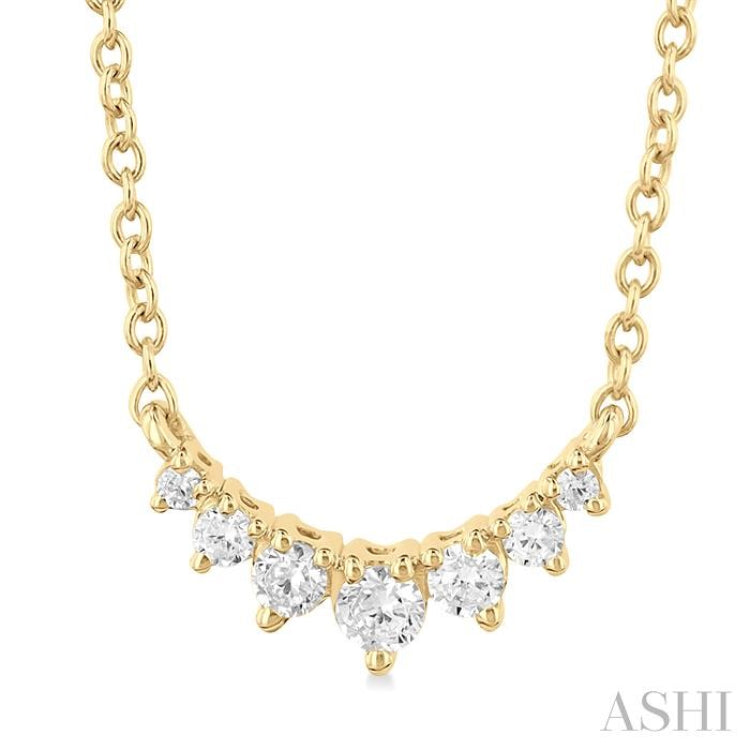 1/8 Ctw Graduated Petite Diamond Smile Necklace in 14K Yellow Gold