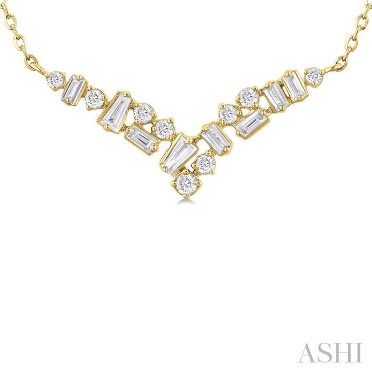 1/4 Ctw Chevron Scatter Baguette and Round Cut Diamond Fashion Necklace in 10K Yellow Gold