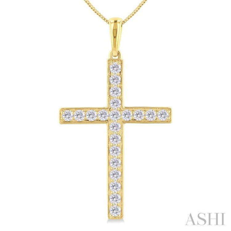 1/2 Ctw Round Cut Diamond Pave Set 1-Inch Plate Cross Pendant With Chain in 14K Yellow Gold