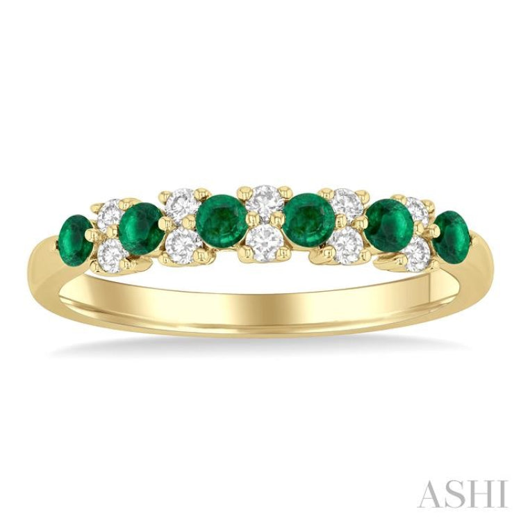 2.3 MM Emerald and 1/5 Ctw Round Cut Diamond Precious Band in 14K Yellow Gold