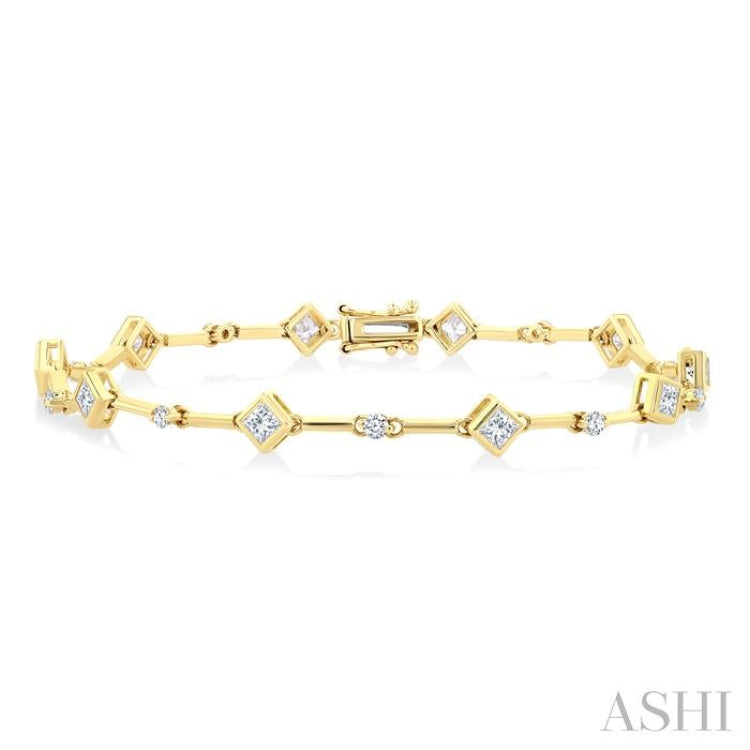 1 1/3 Ctw Bezel Set Princess and Round Cut Diamond Bar Link Bracelet in 14K Yellow Gold
