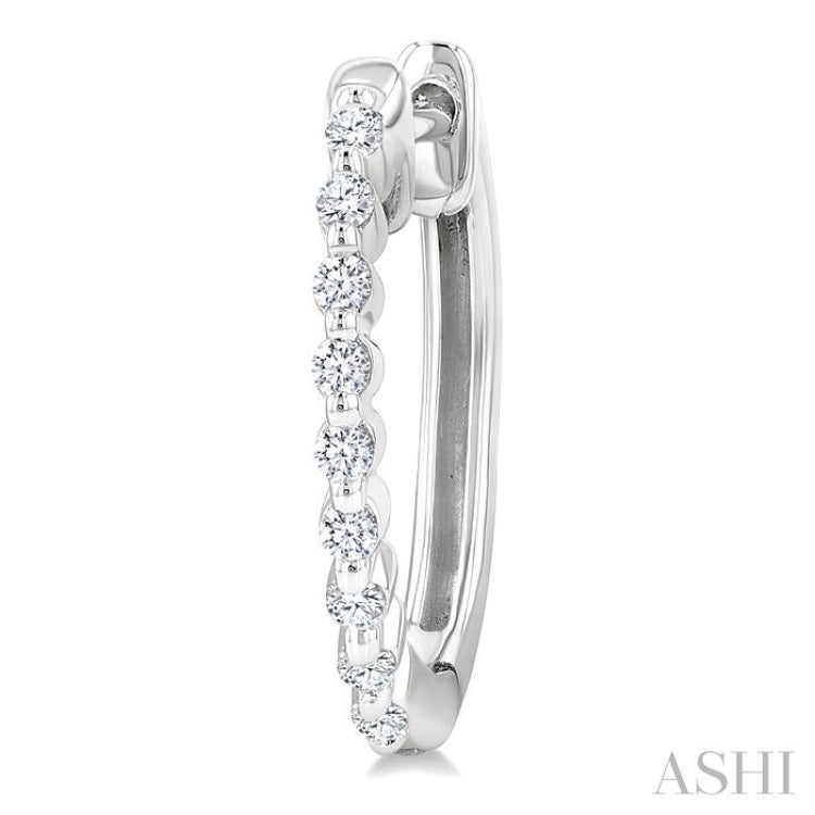 1/6 Ctw Petite Shared Prong Round Cut Diamond Hoop Earring in Sterling Silver