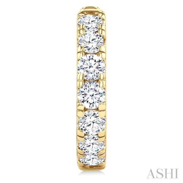 2 Ctw Round Cut Diamond Hoop Earrings in 14K Yellow Gold