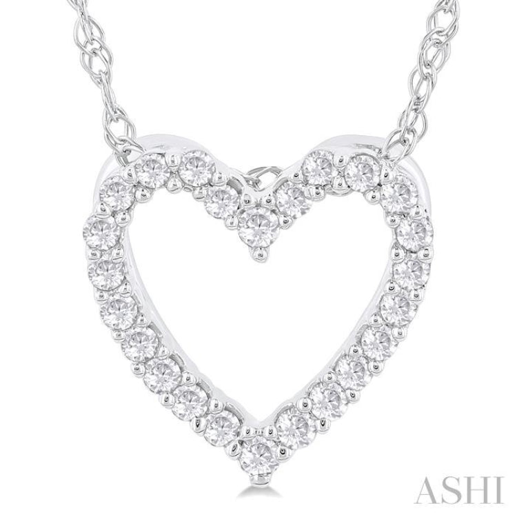 1/10 Ctw Heart Shape Round Cut Diamond Pendant With Chain in 14K White Gold